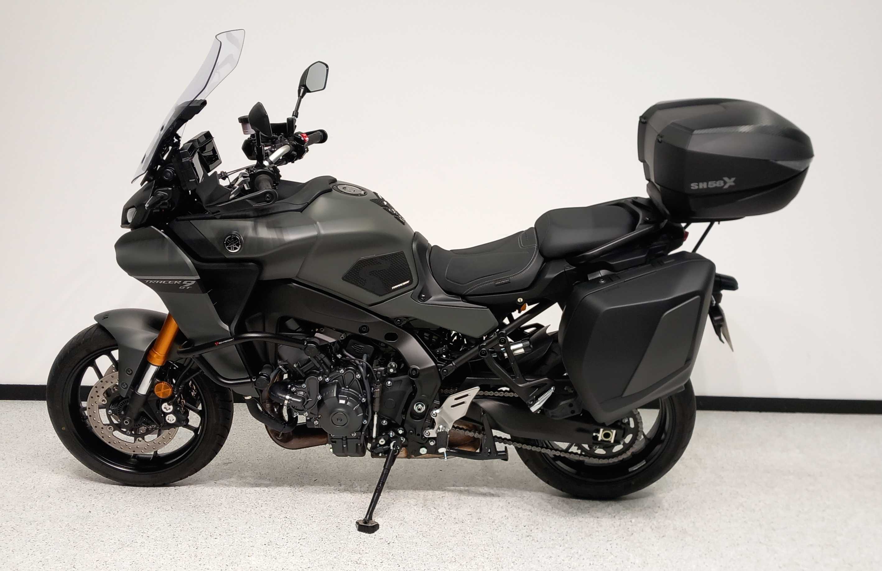 Yamaha Tracer 900 GT 2022 HD vue gauche