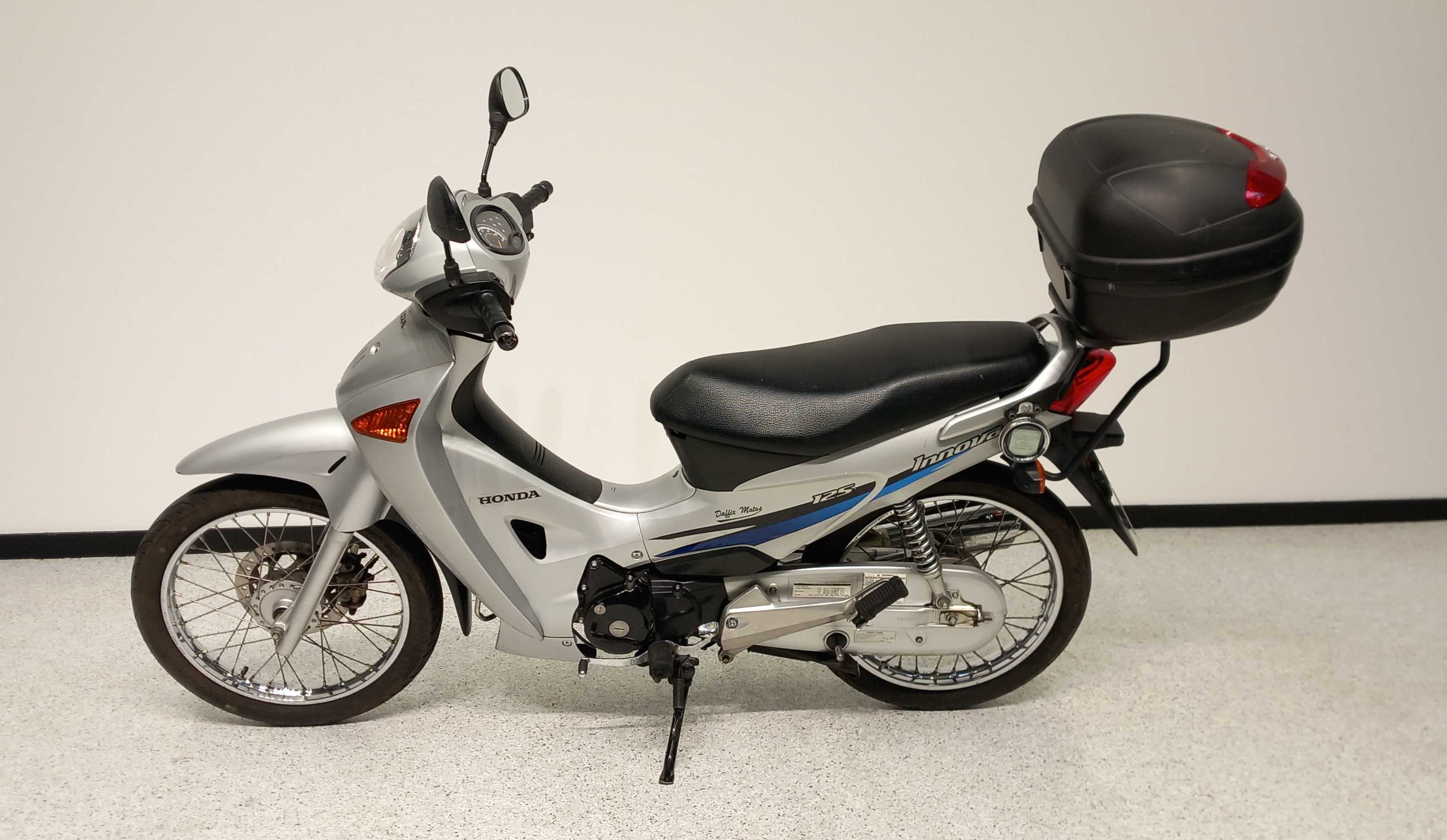 Honda ANF 125 Innova 2004 HD vue gauche