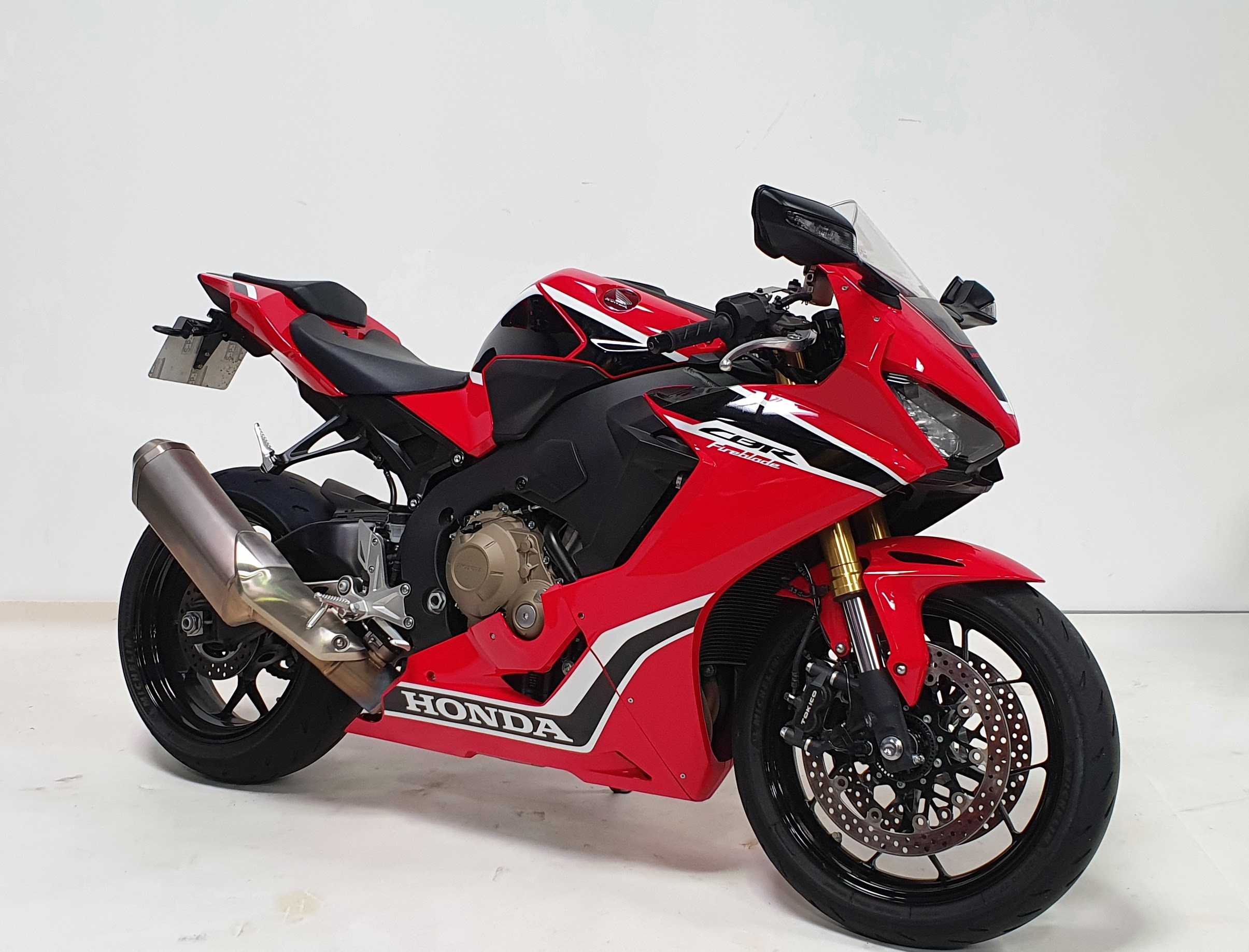 Honda CBR 1000 R 2017 HD vue 3/4 droite