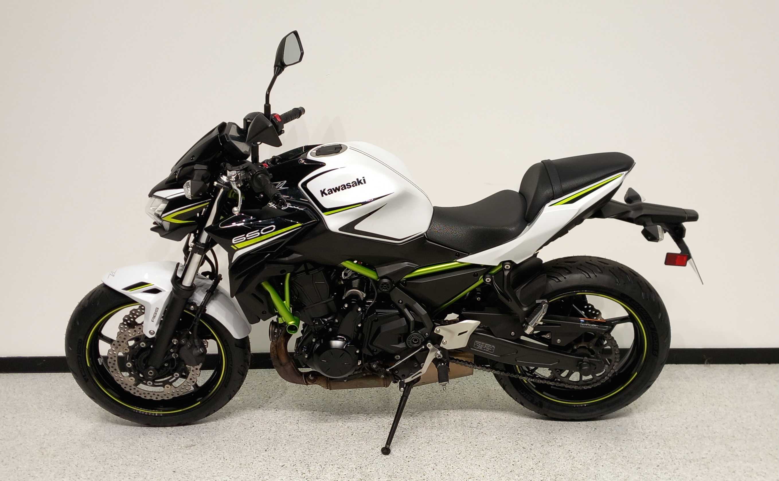 Kawasaki Z 650 2020 HD vue gauche