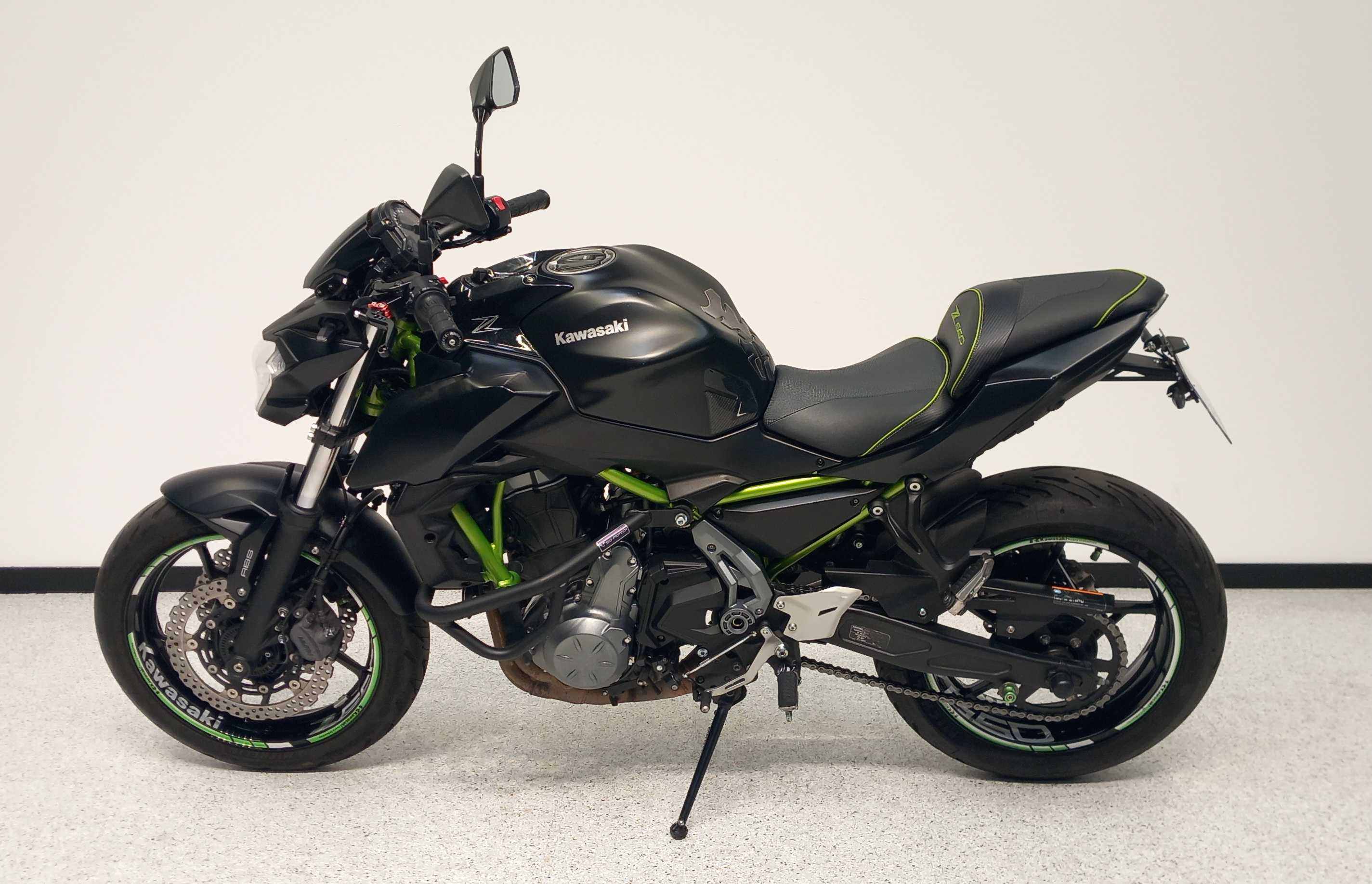 Kawasaki Z 650 2019 HD vue gauche