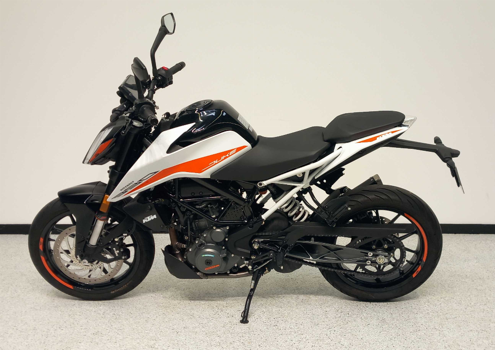 KTM 390 Duke 2021 vue gauche