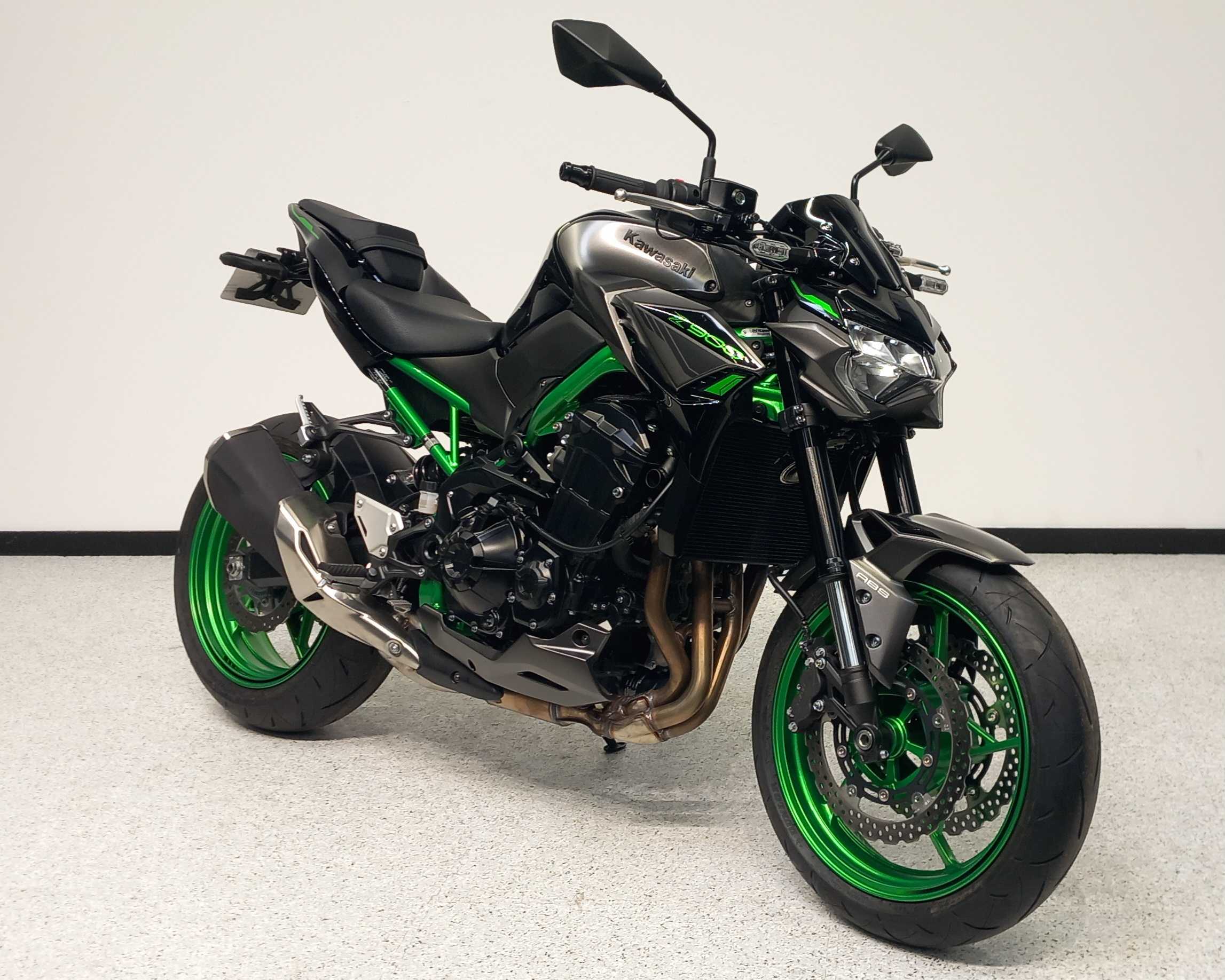 Kawasaki Z 900 2022 HD vue 3/4 droite