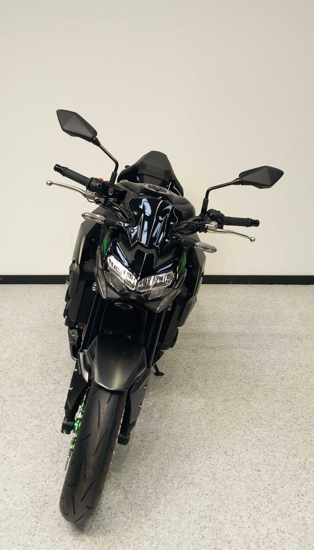 Kawasaki Z 900 2022 vue avant