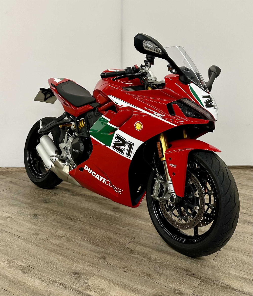 Ducati 950 Supersport S 2021 vue 3/4 droite