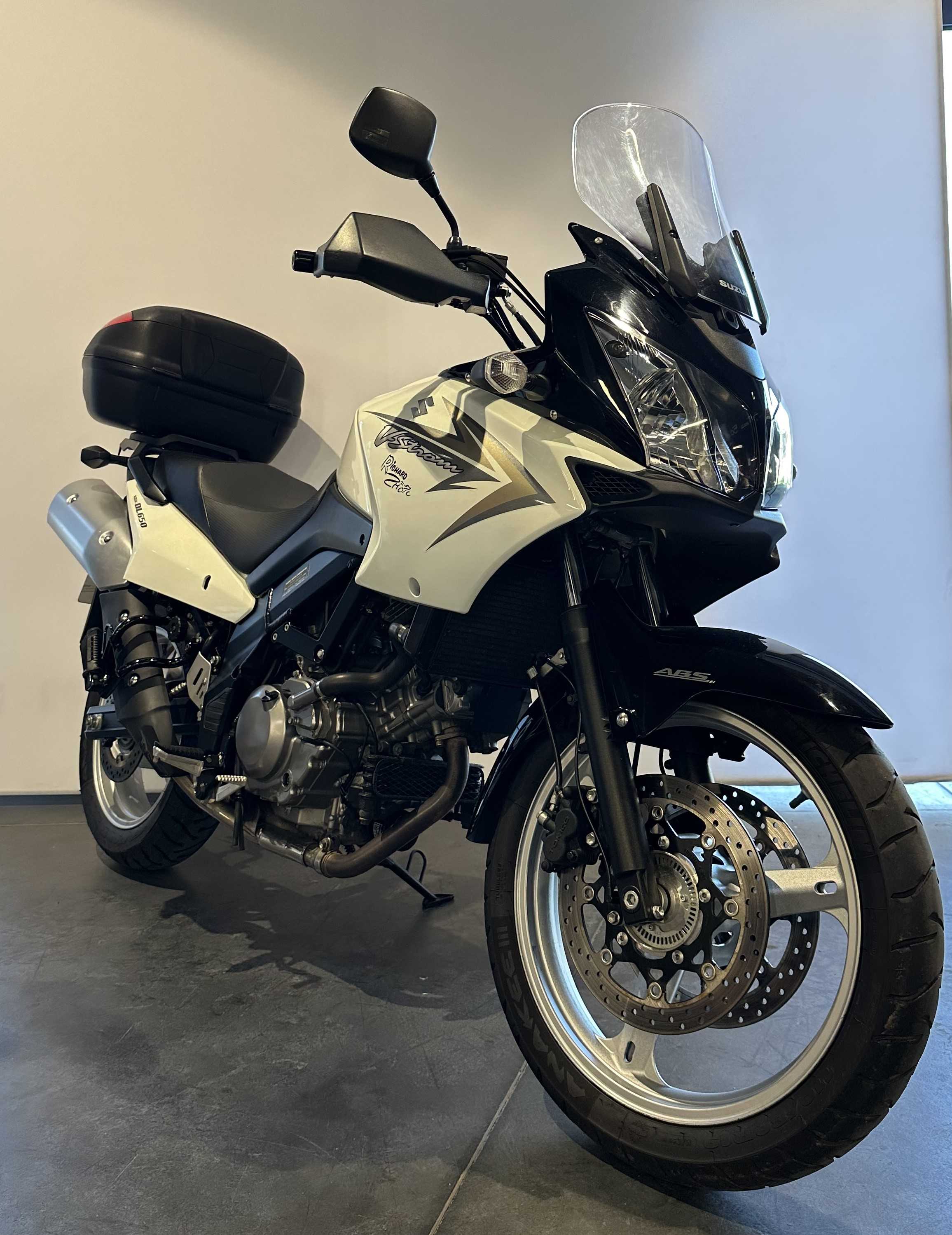 Suzuki DL 650 V-Strom ABS 2011 HD vue 3/4 droite