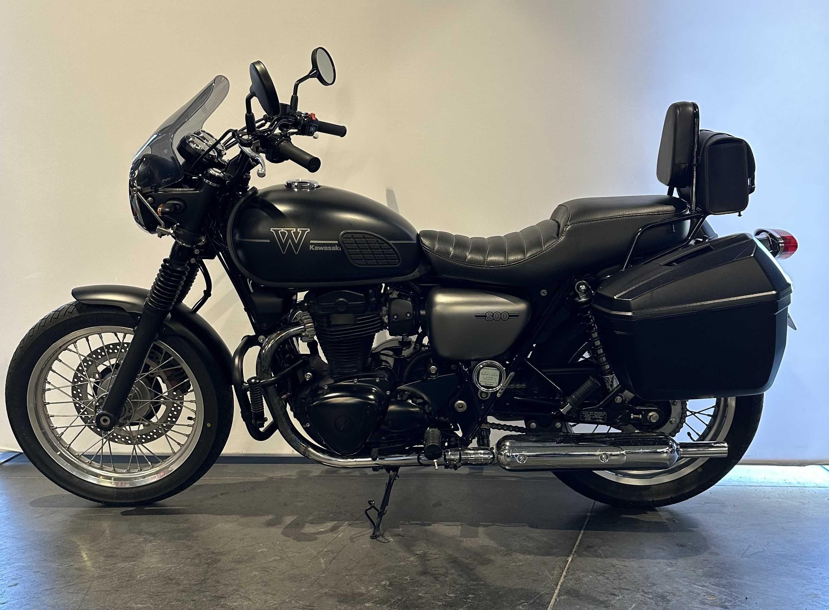 Kawasaki W 800 Cafe 2021 HD vue gauche