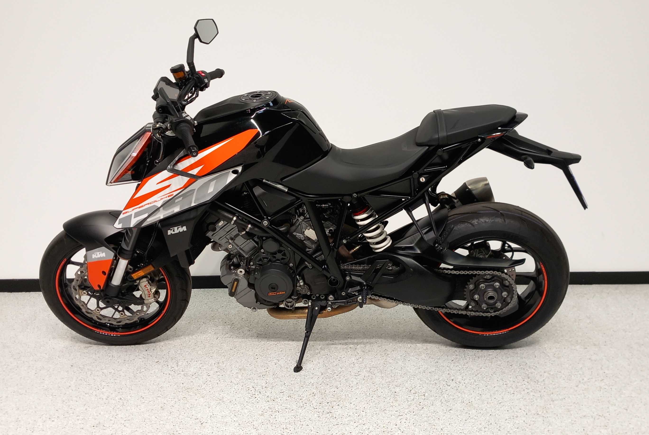 KTM 1290 Super Duke R 2019 HD vue gauche