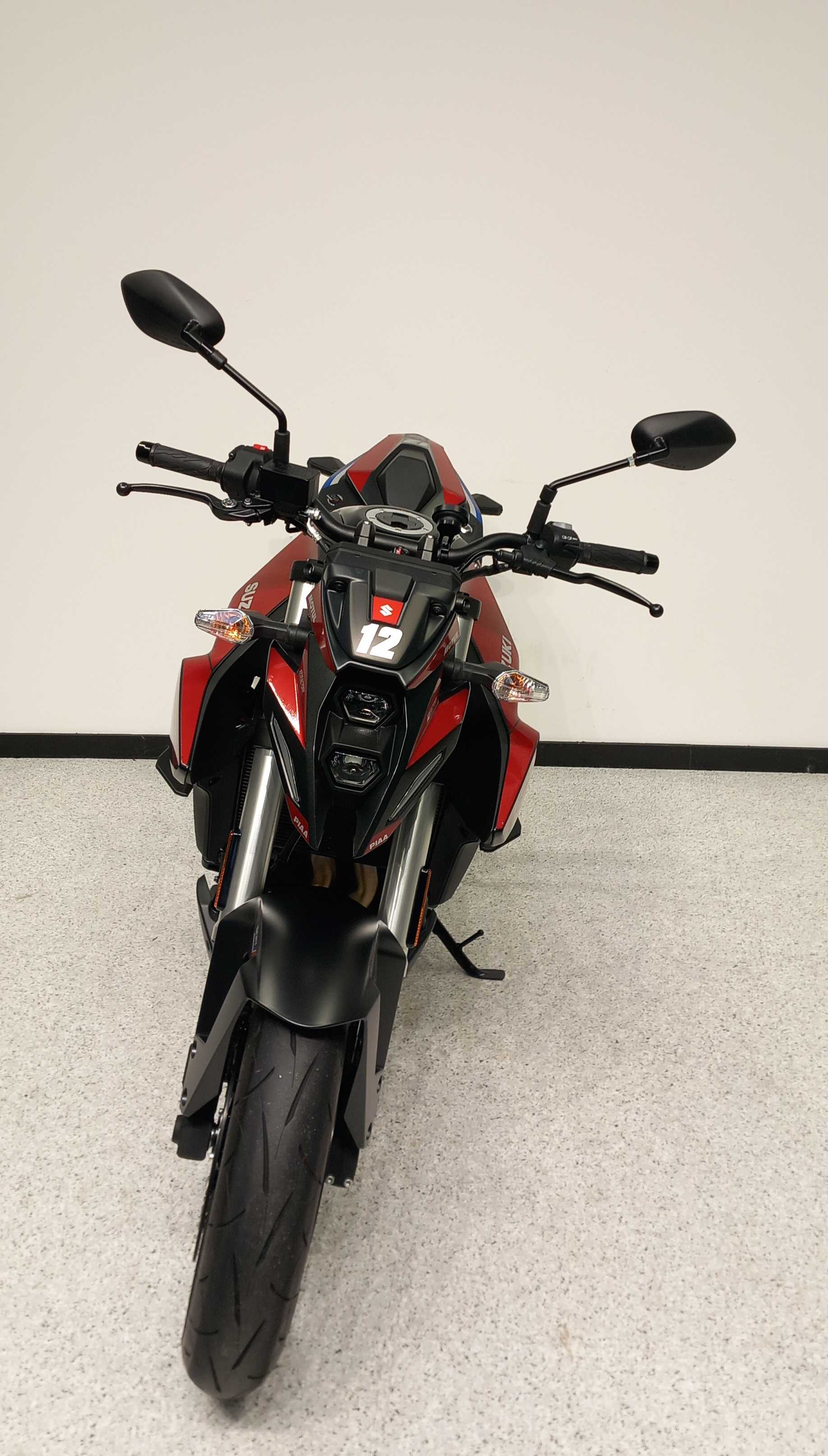 Suzuki GSX 800 8S 2023 HD vue avant