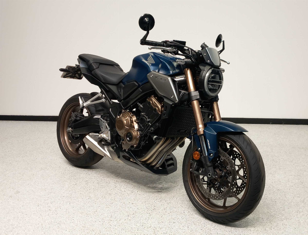 Honda CB 650 R 2021 vue 3/4 droite