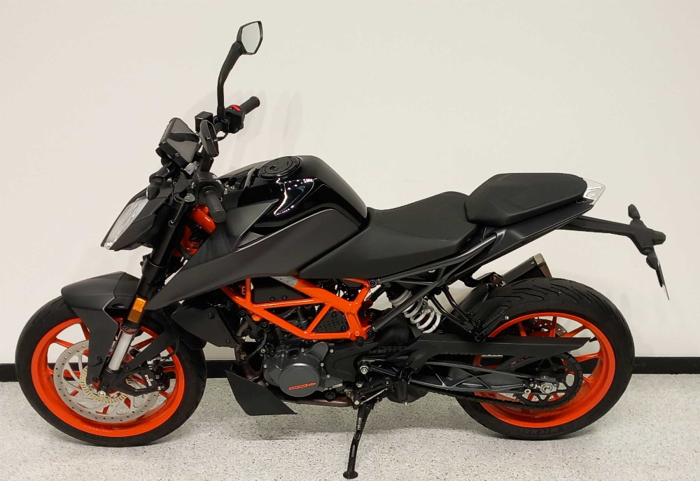 KTM 125 Duke 2023 vue gauche