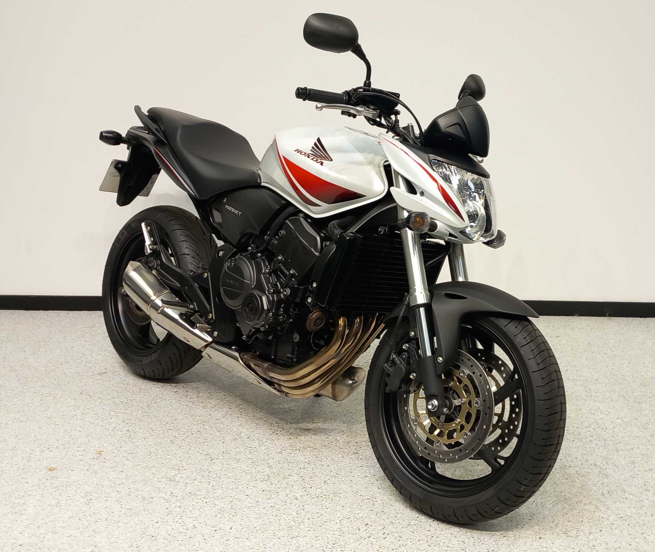 Honda CB 600 F Hornet 2010 HD vue 3/4 droite