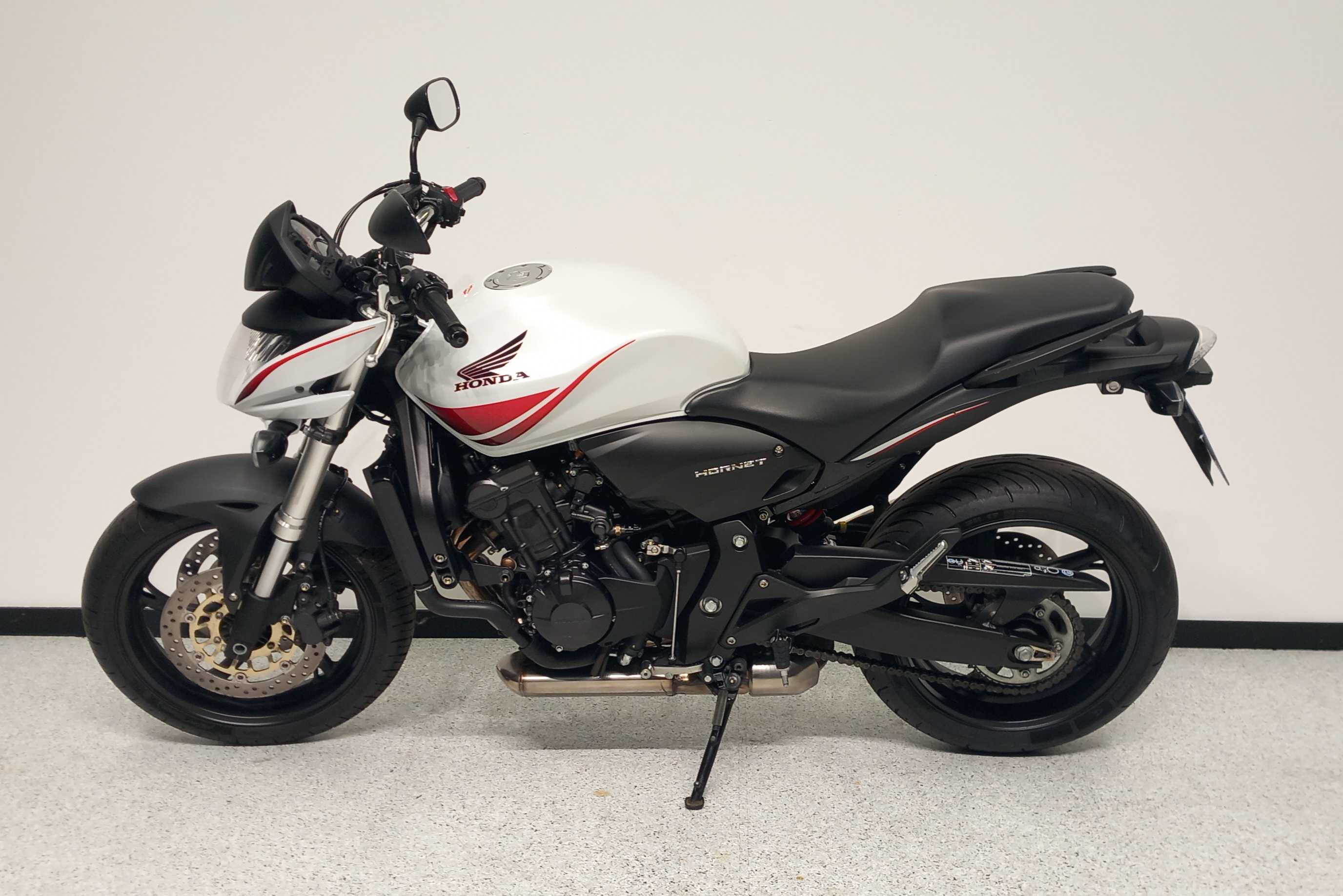 Honda CB 600 F Hornet 2010 HD vue gauche