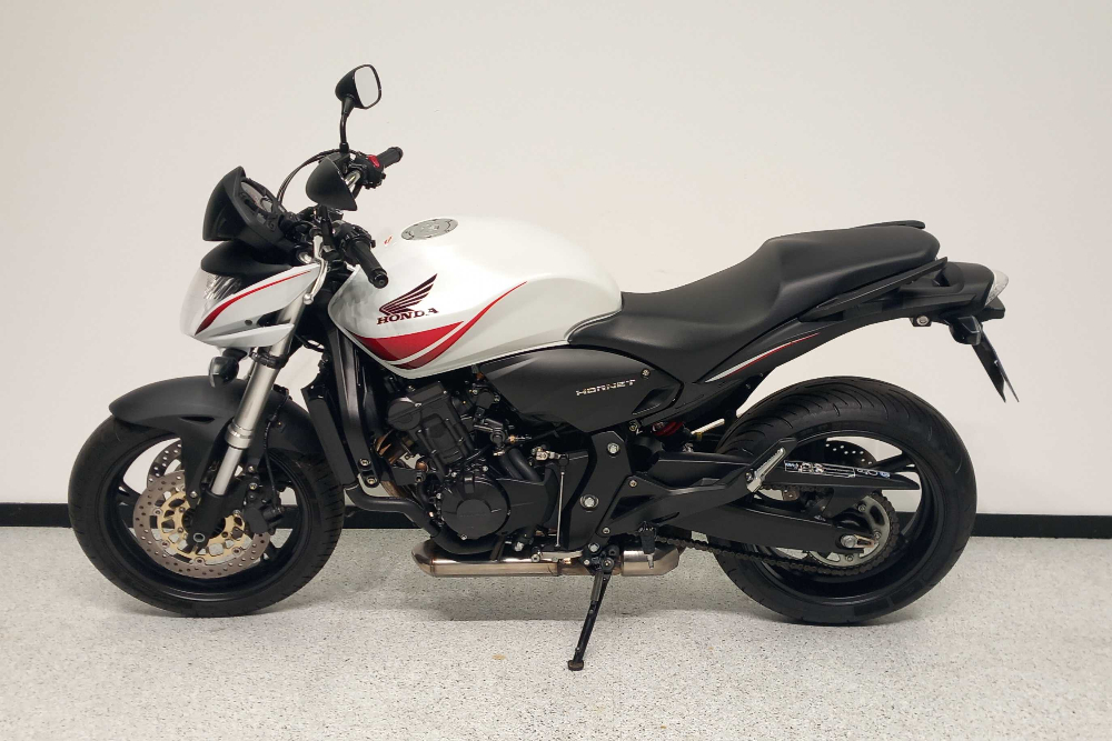 Honda CB 600 F Hornet 2010 vue gauche