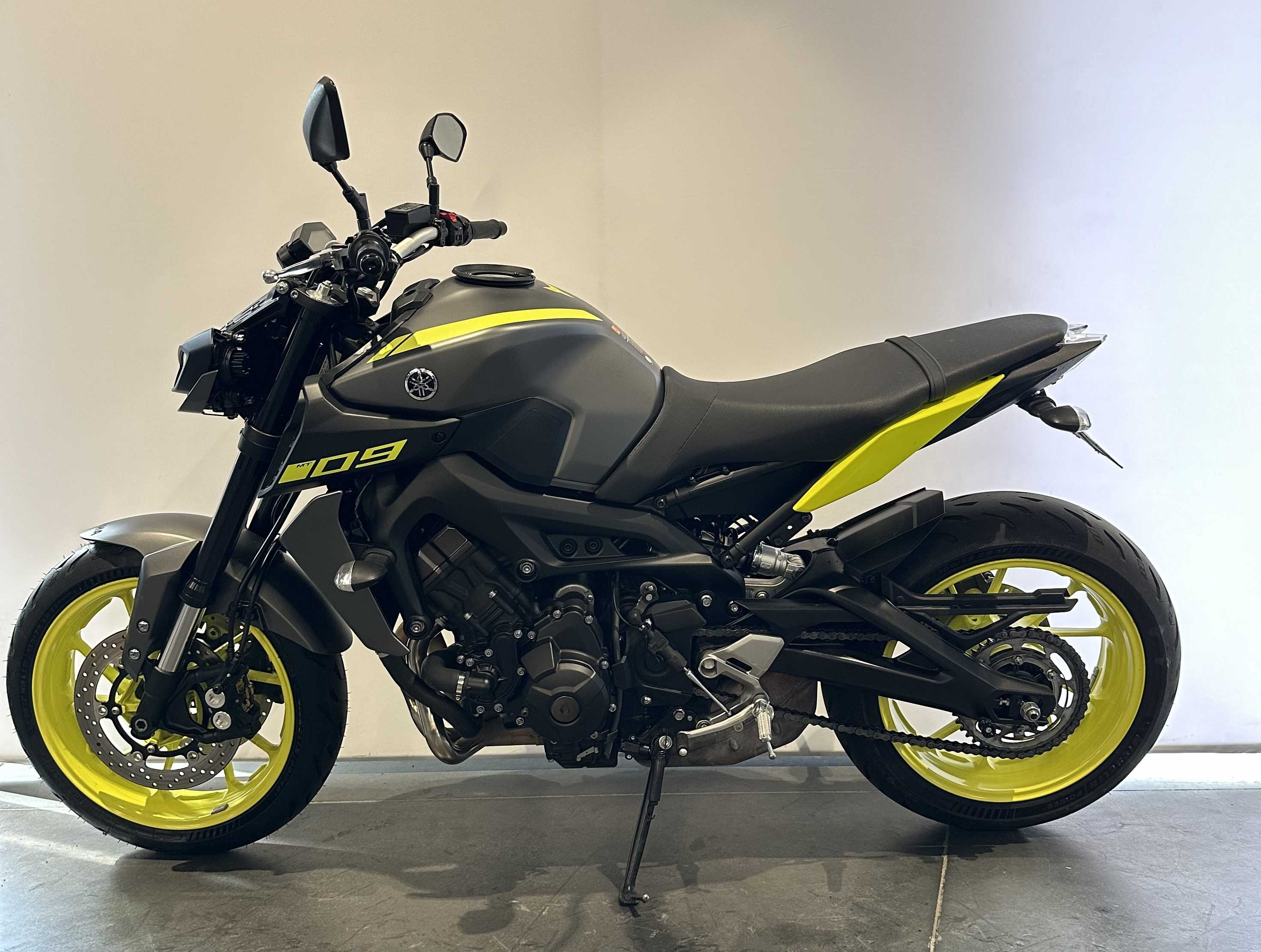 Yamaha MT-09 850 ABS 2018 HD vue gauche