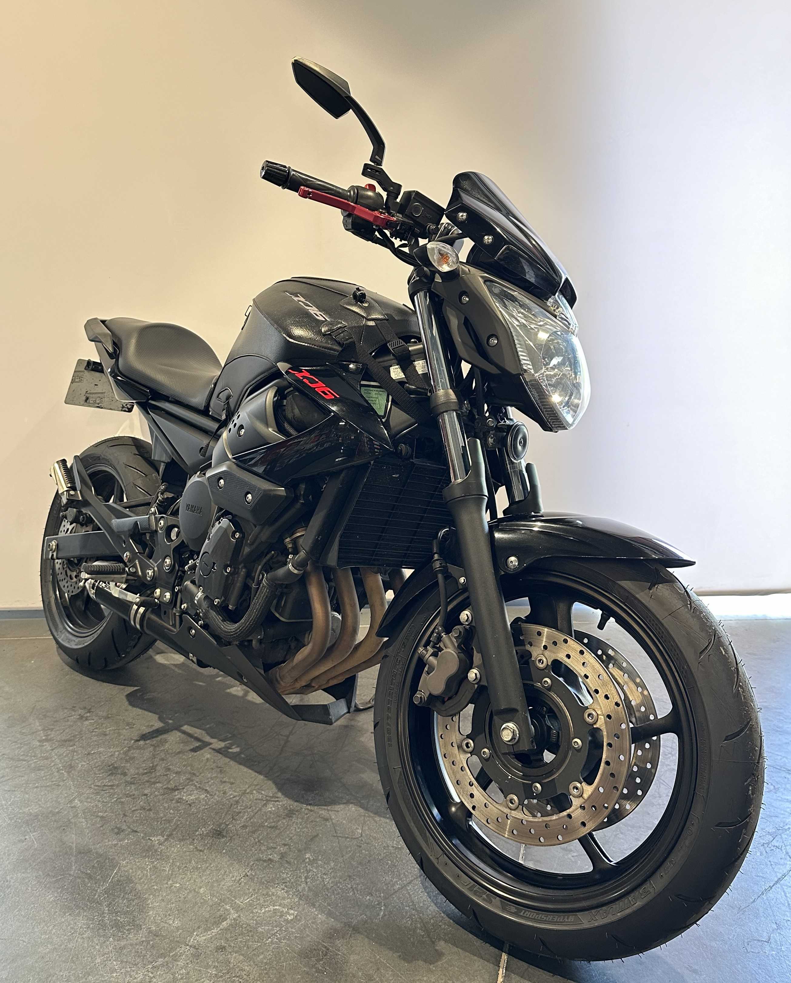 Yamaha XJ6 N ABS 2011 HD vue 3/4 droite