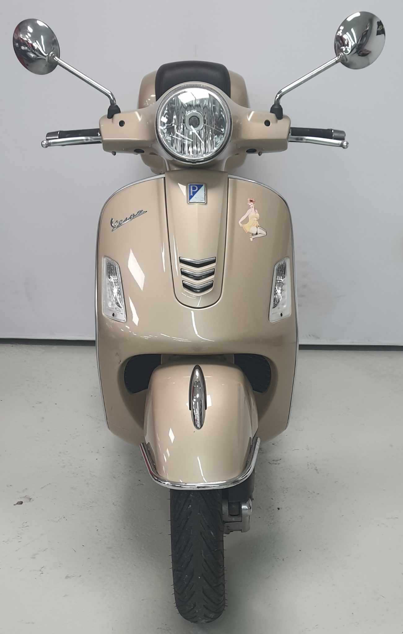 Piaggio VESPA GTS 125 GTS 125 2018 HD vue avant