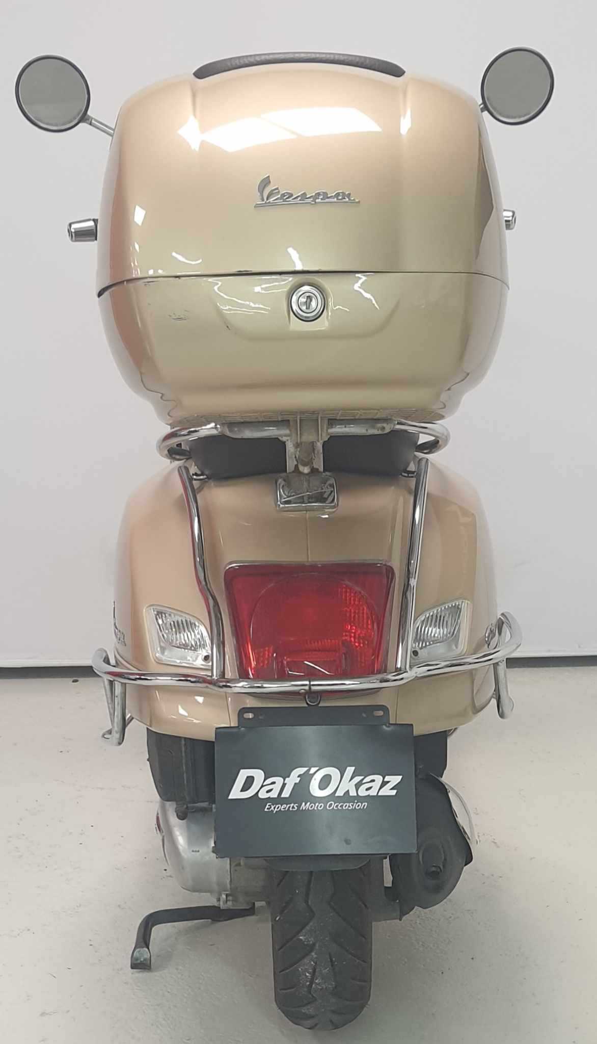 Piaggio VESPA GTS 125 GTS 125 2018 HD vue arrière