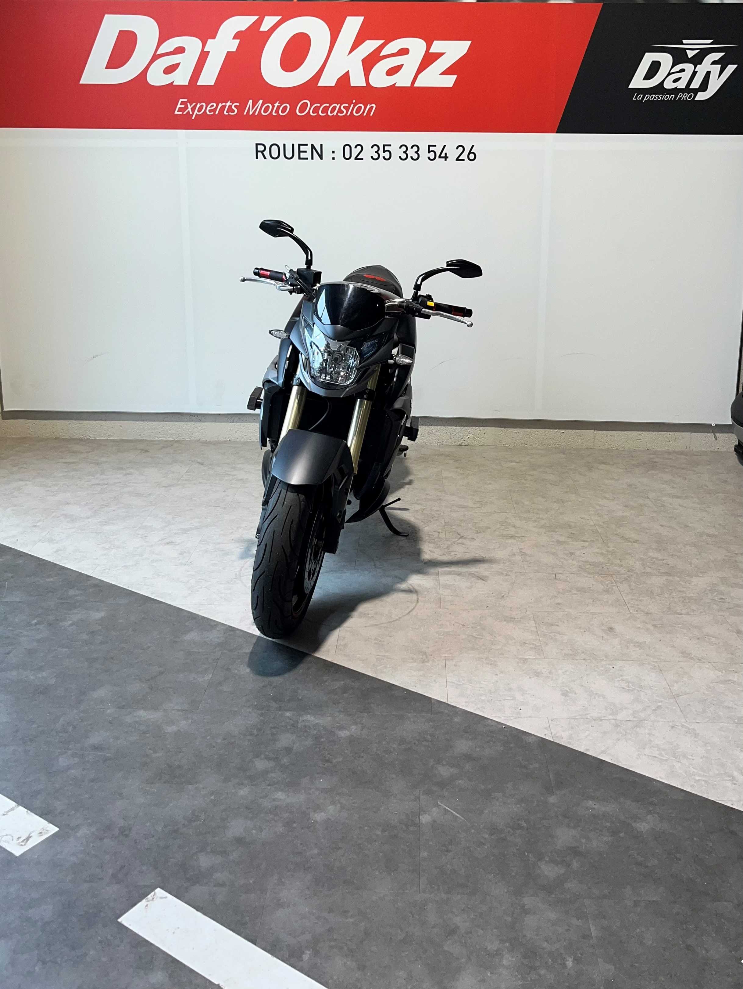 Suzuki GSR 750 2013 HD vue avant