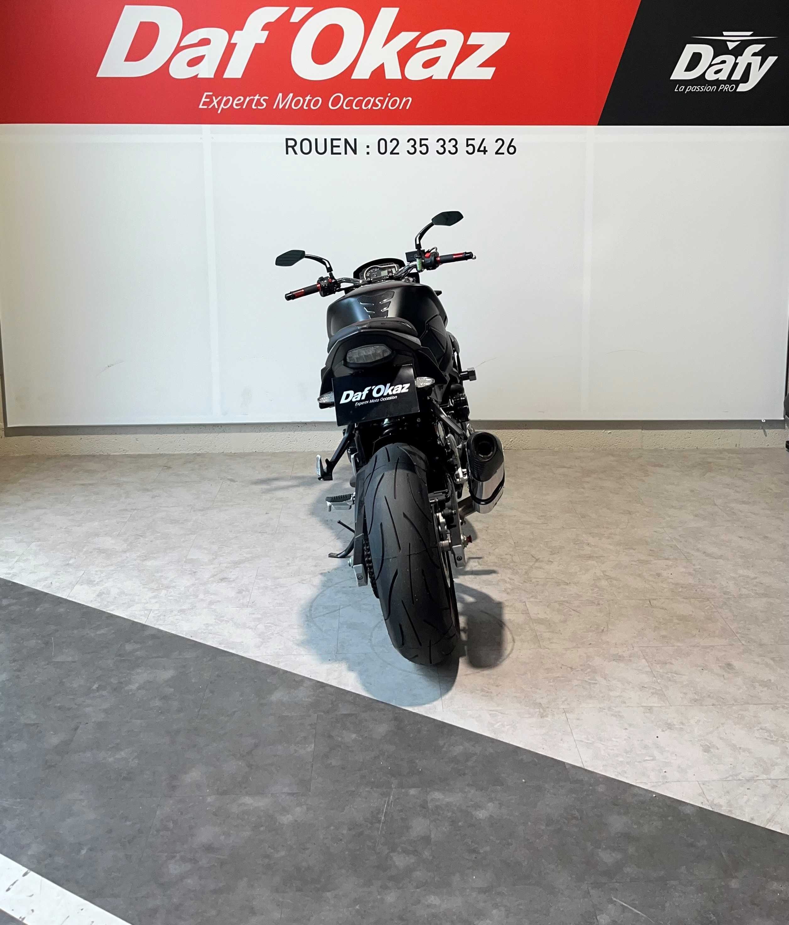 Suzuki GSR 750 2013 HD vue arrière