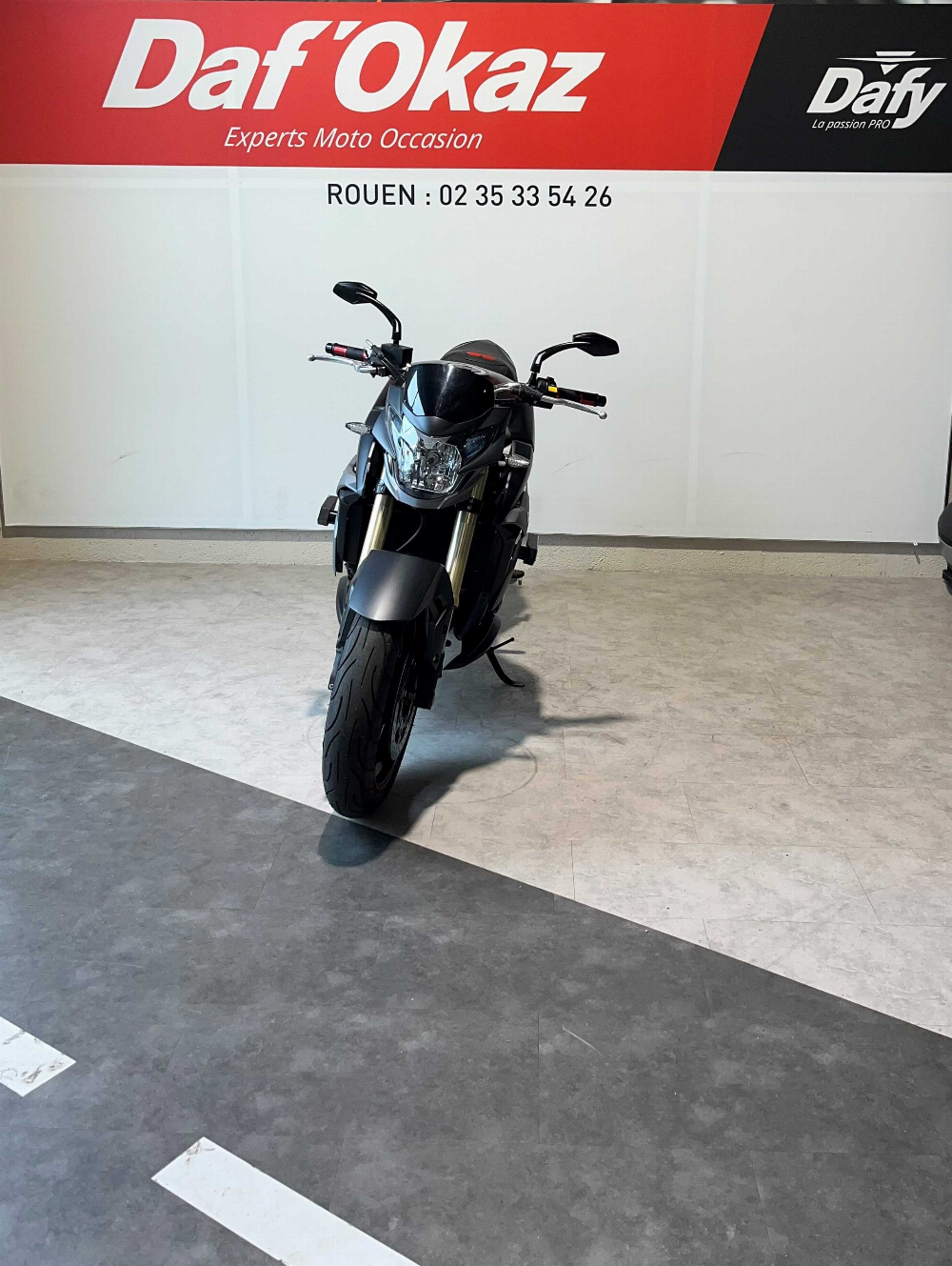 Suzuki GSR 750 2013 vue avant