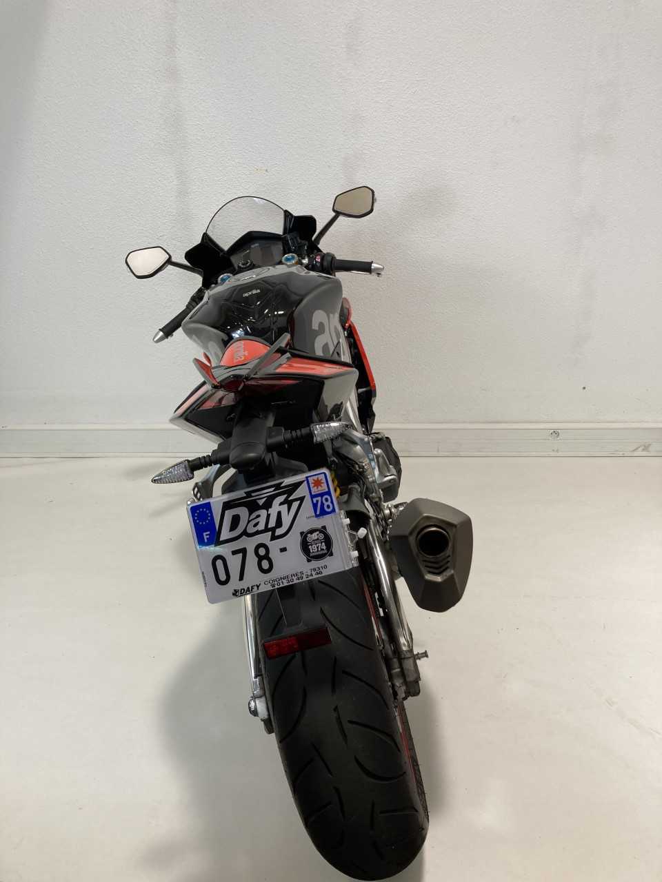 Aprilia RSV4 RF 1000 2018 HD vue arrière