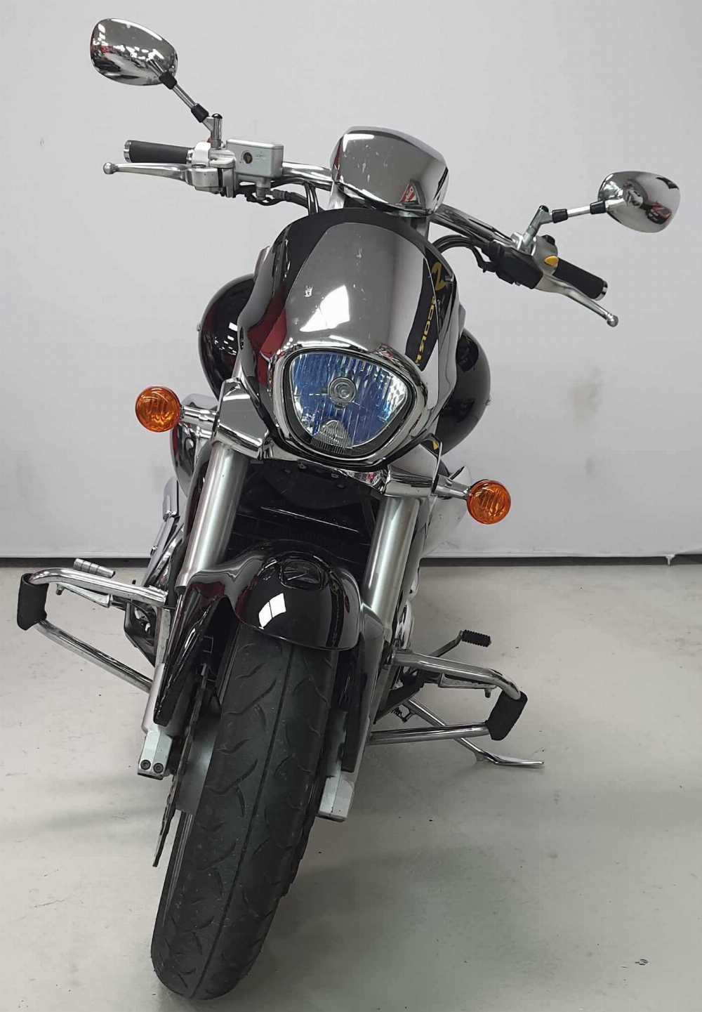 Suzuki VZR 1800 Intruder (M1800R) 2009 vue avant