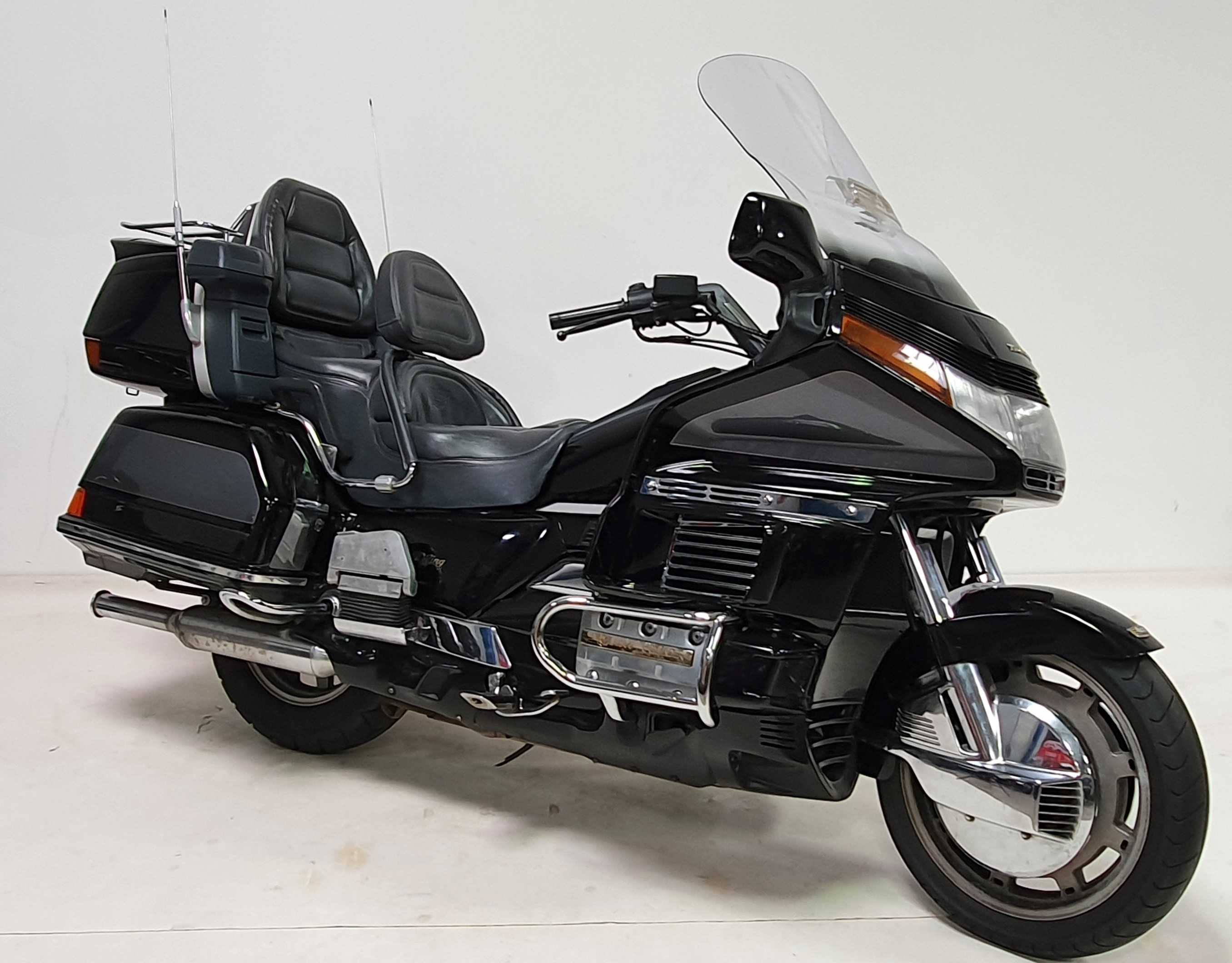 Honda GL 1500 1991 HD vue 3/4 droite