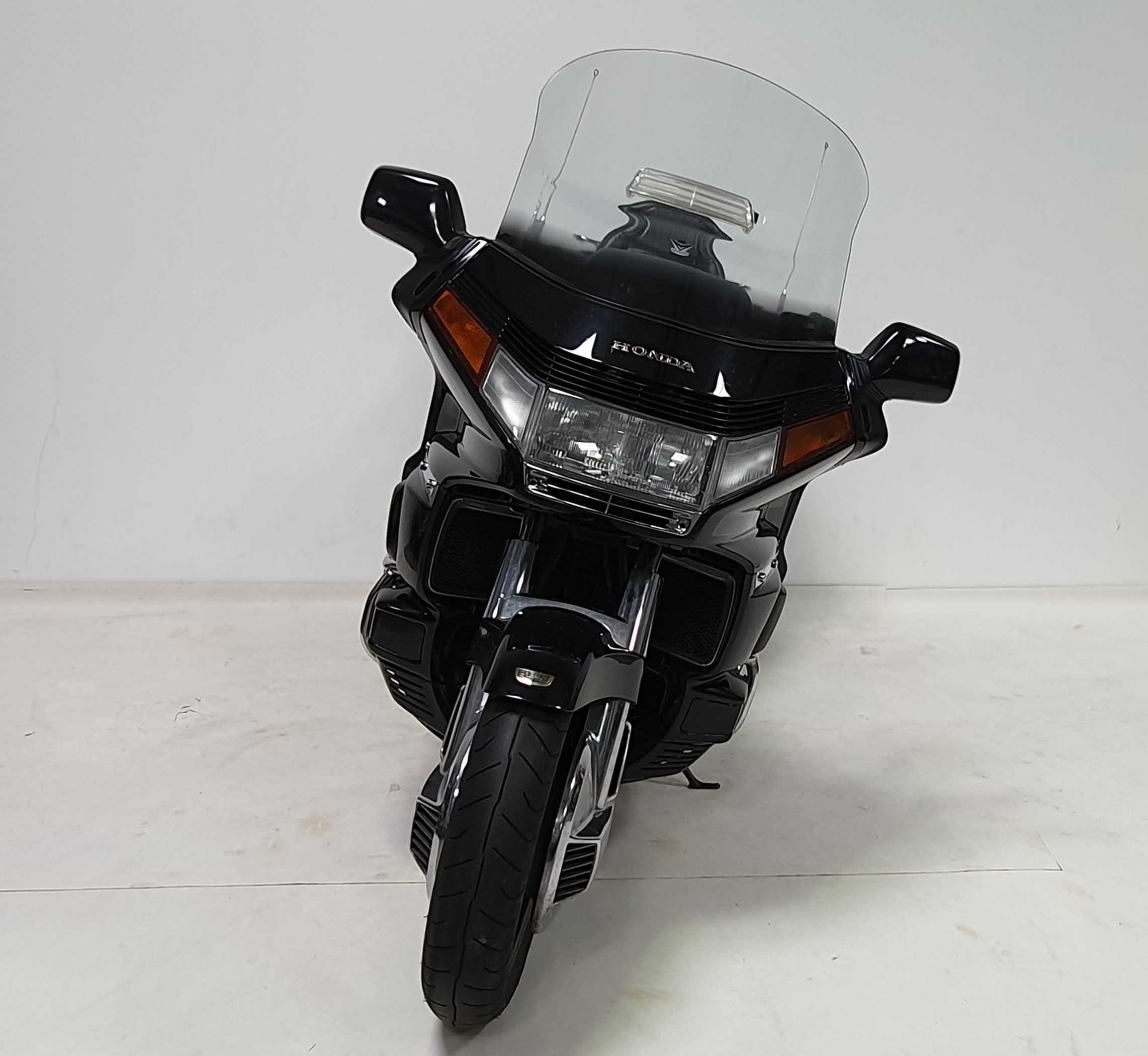 Honda GL 1500 1991 HD vue avant