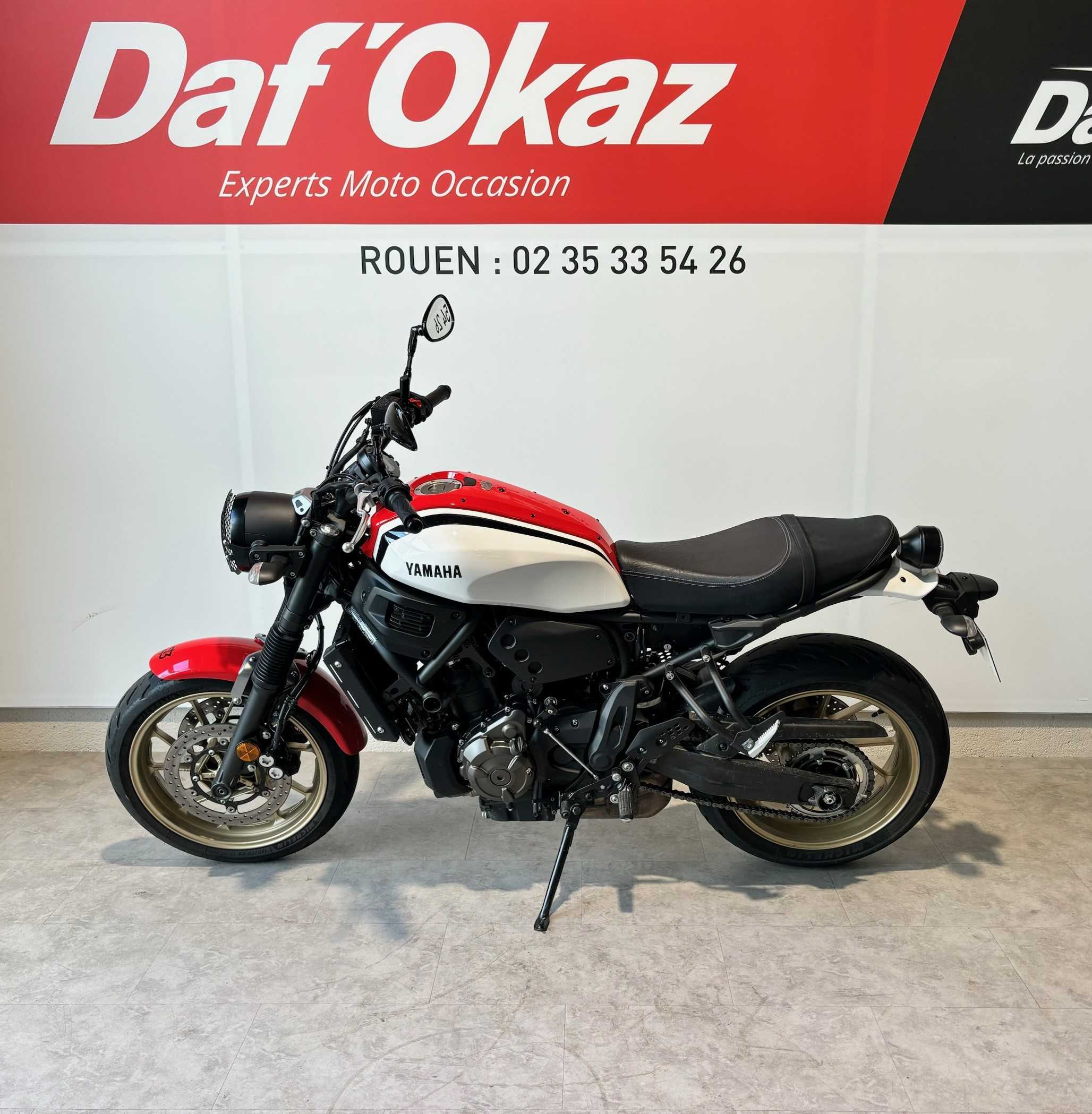 Yamaha XSR 700 XTribute 2022 HD vue gauche