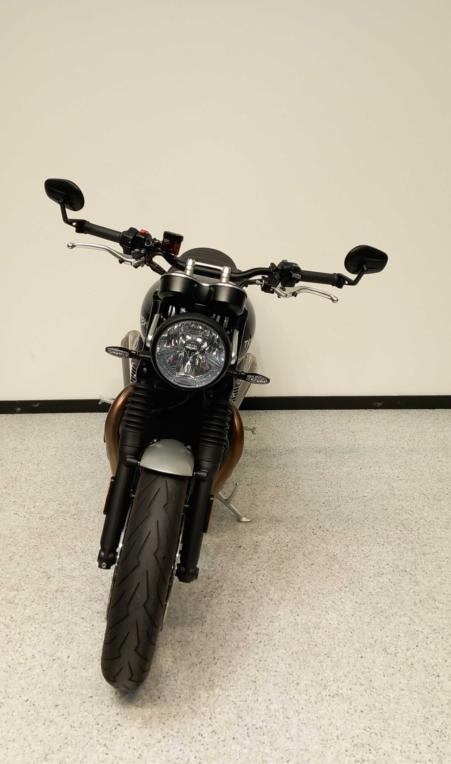 Triumph 1200 Speed Twin 2021 HD vue avant