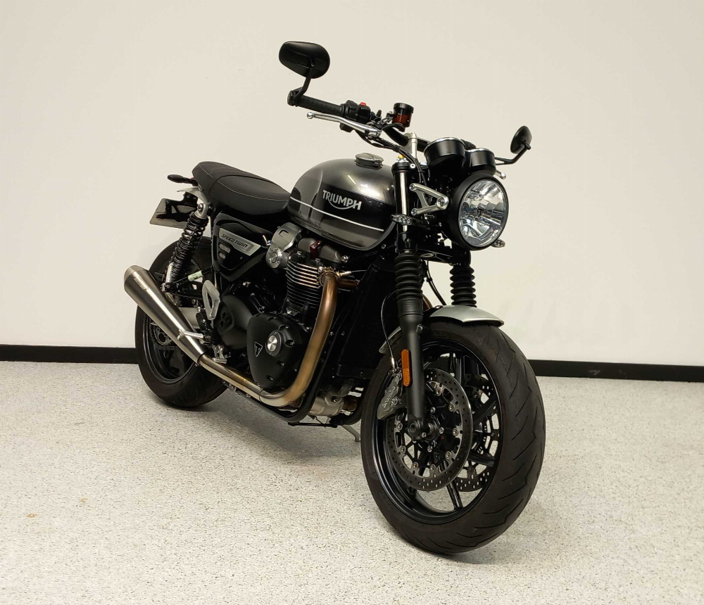 Triumph 1200 Speed Twin 2021 vue 3/4 droite