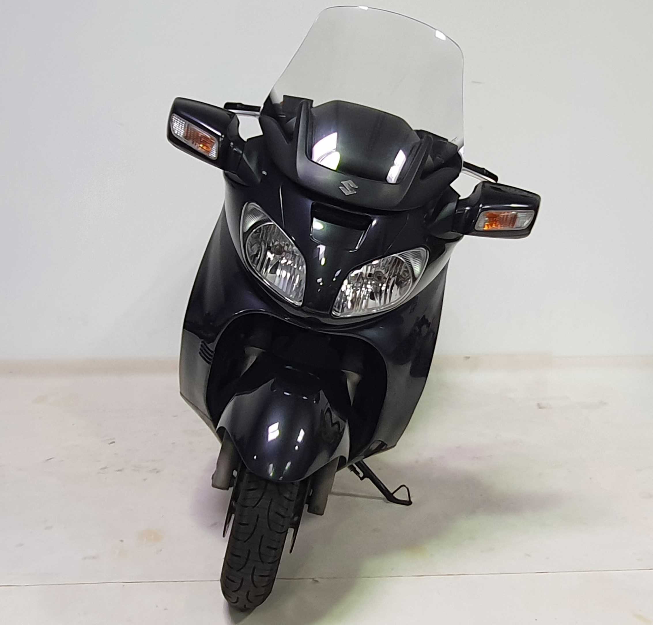 Suzuki 650 Burgman 2008 HD vue avant