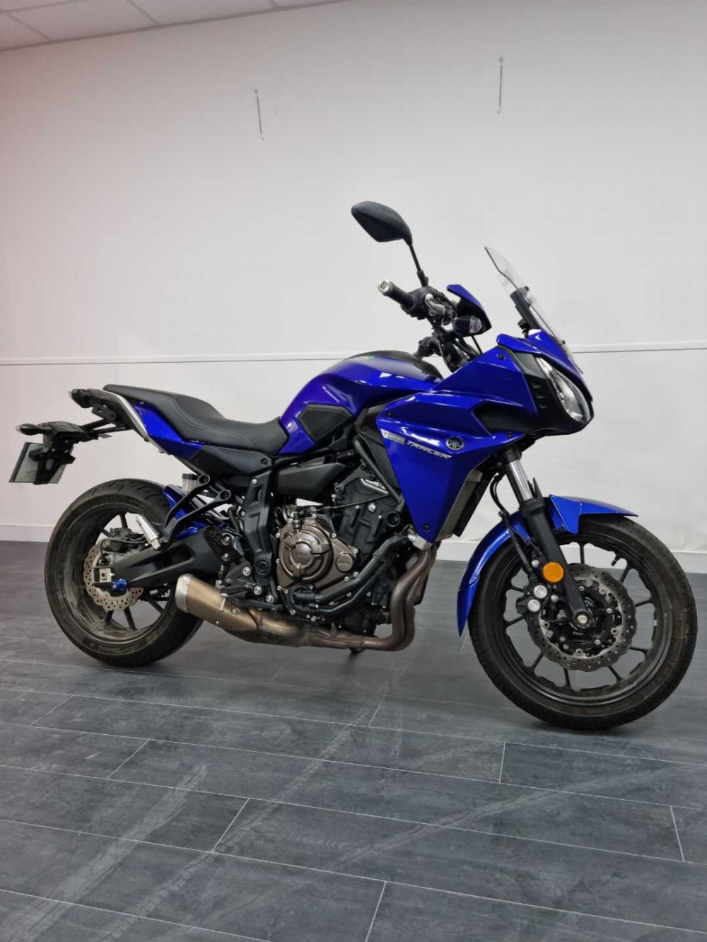 Yamaha Tracer 700 2023 vue 3/4 droite
