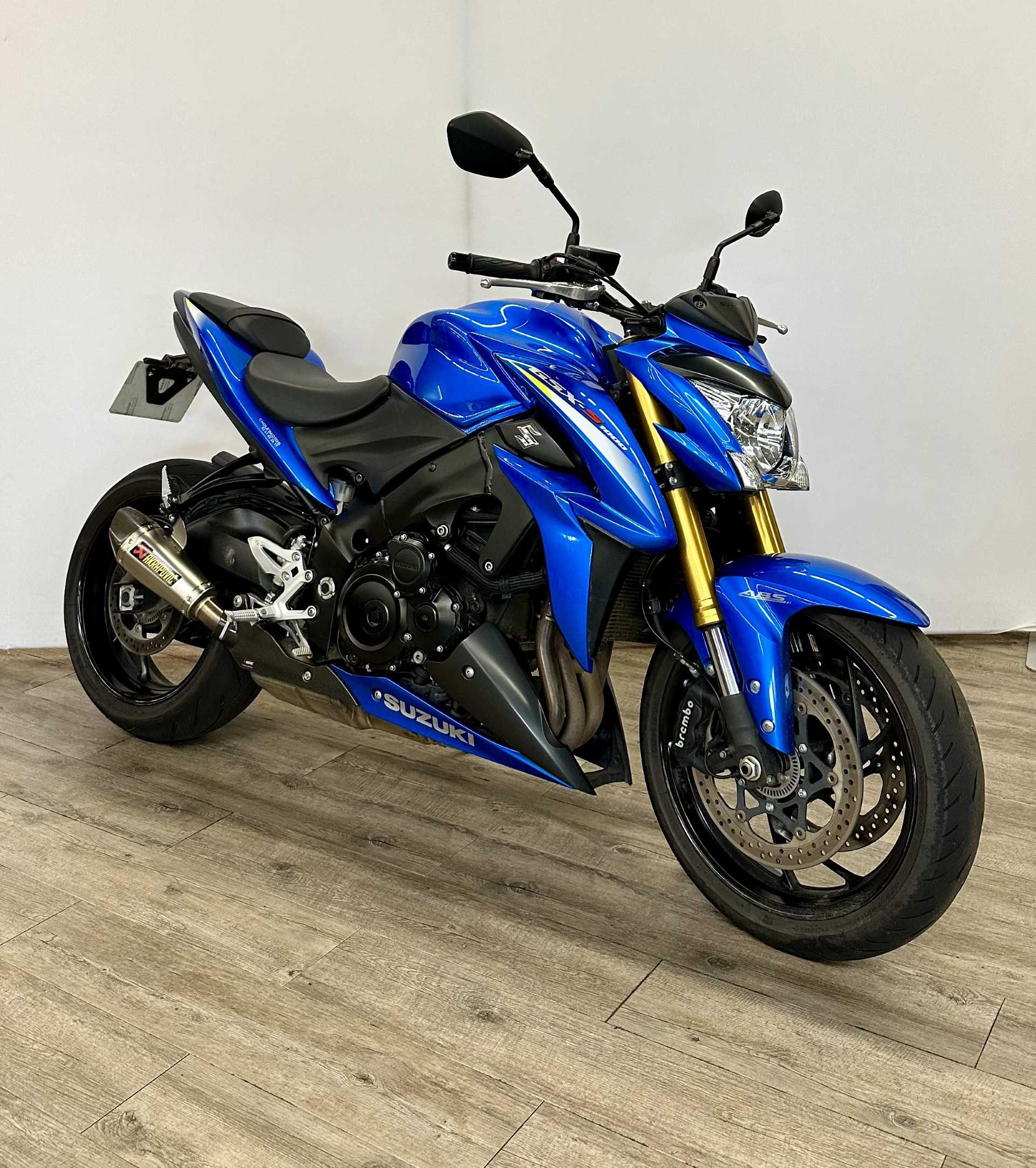 Suzuki GSX-S 1000 2015 HD vue 3/4 droite