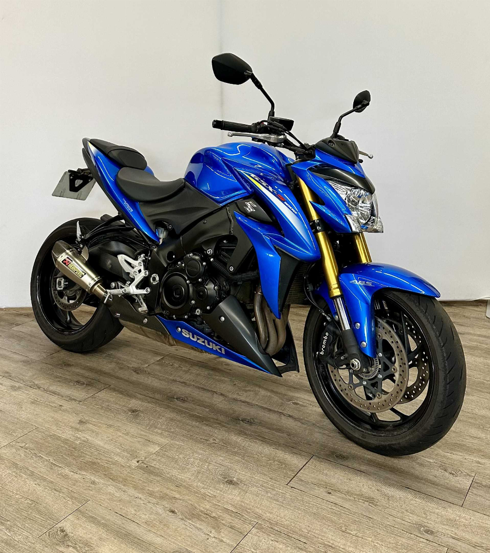 Suzuki GSX-S 1000 2015 vue 3/4 droite