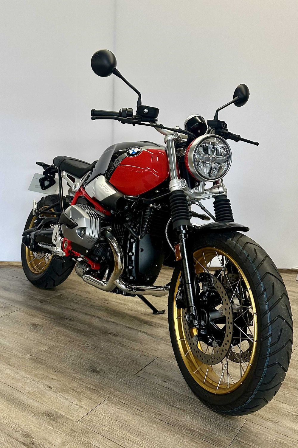 BMW R 1200 R Nine-T Scrambler 2022 vue 3/4 droite