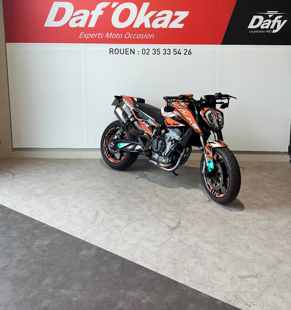 KTM 790 Duke 2019 vue 3/4 droite