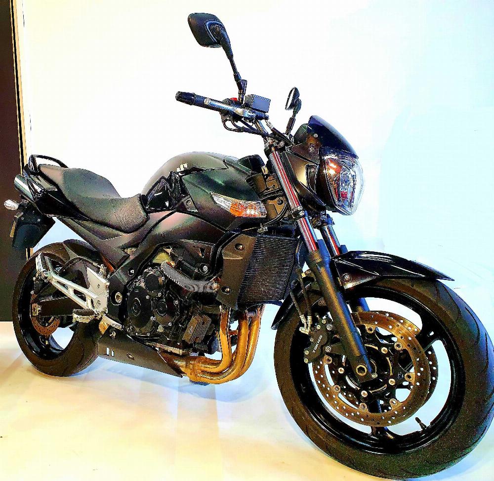 Suzuki GSR 600 2011 vue 3/4 droite