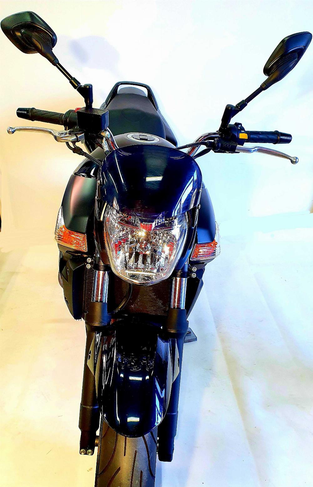 Suzuki GSR 600 2011 vue avant