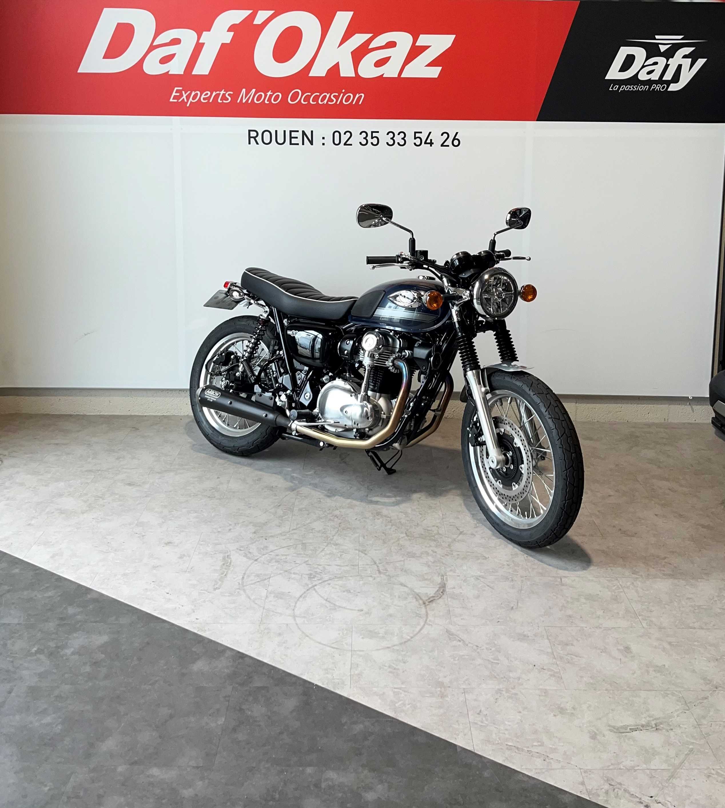 Kawasaki W 800 2023 HD vue 3/4 droite