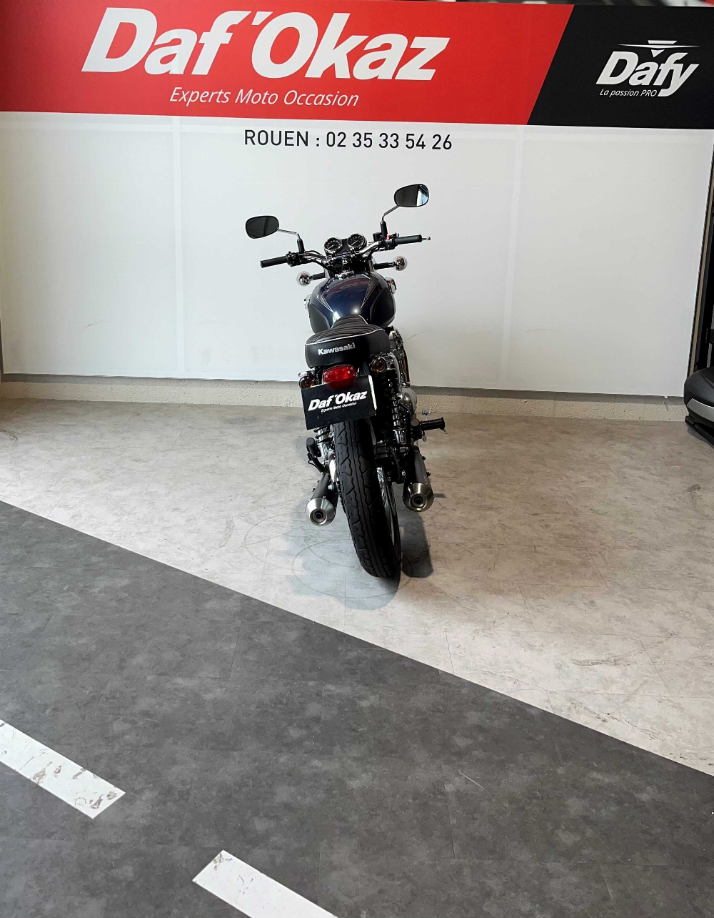 Kawasaki W 800 2023 vue arrière