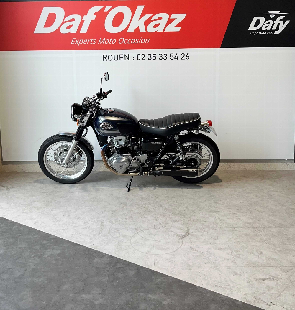 Kawasaki W 800 2023 vue gauche