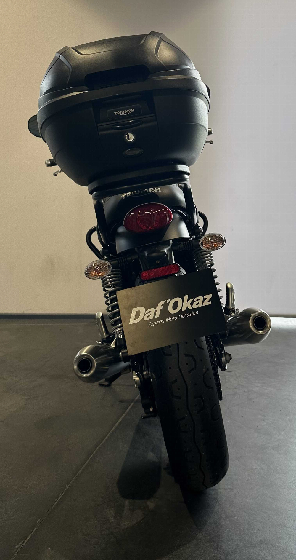 Triumph 900 Speed Twin A2 2023 vue arrière
