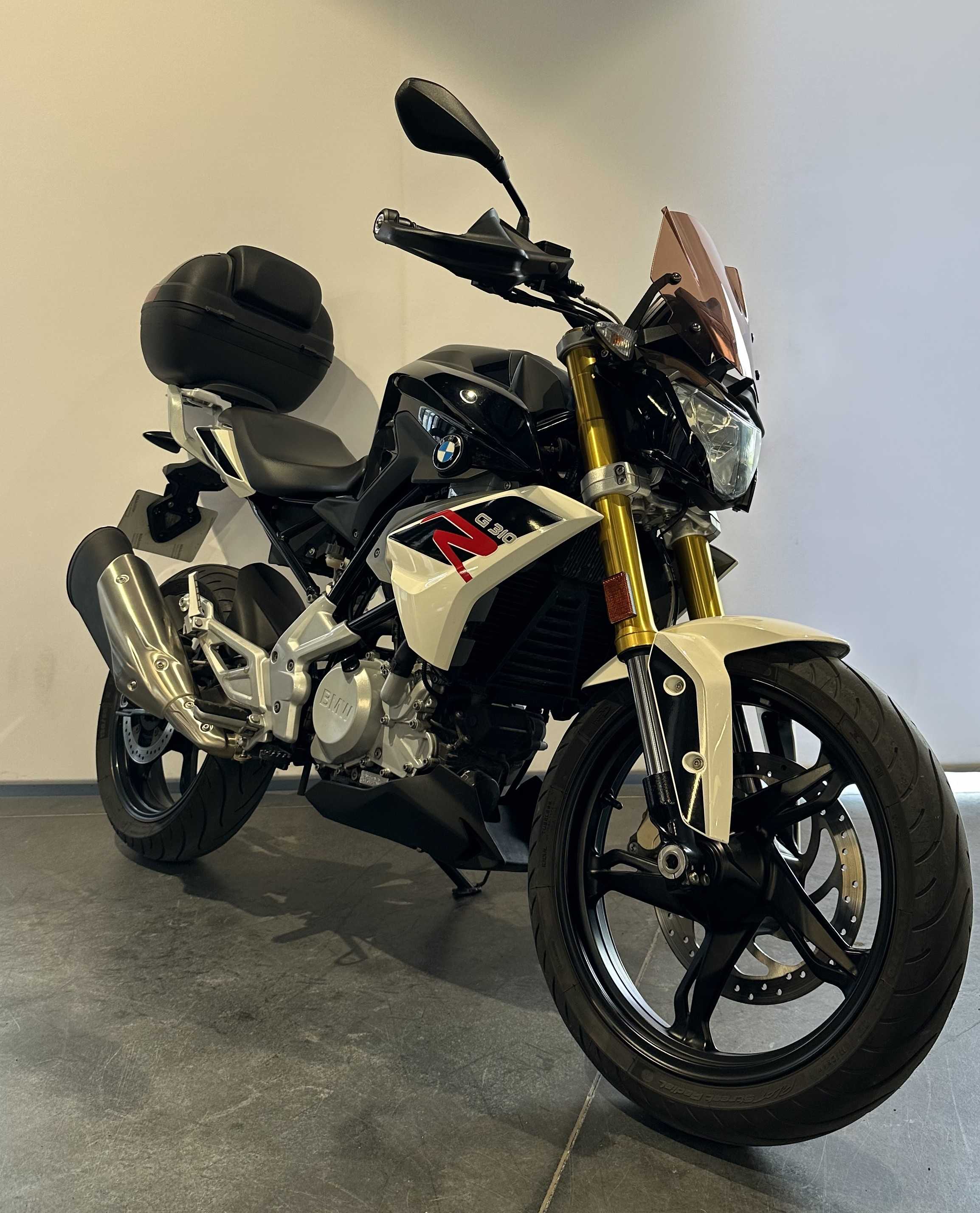 BMW G 310 R 2017 HD vue 3/4 droite