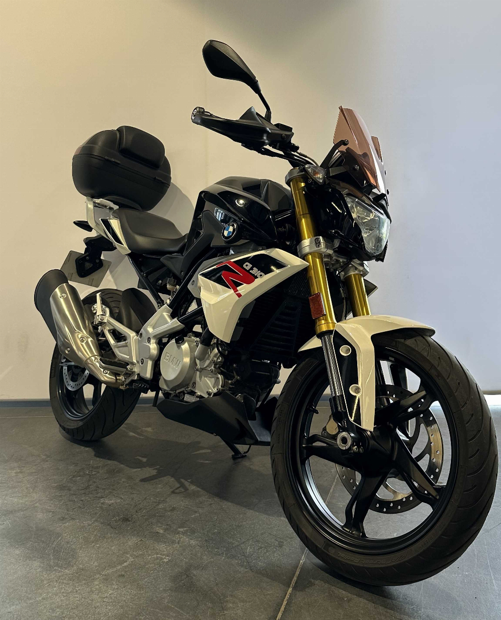 BMW G 310 R 2017 vue 3/4 droite