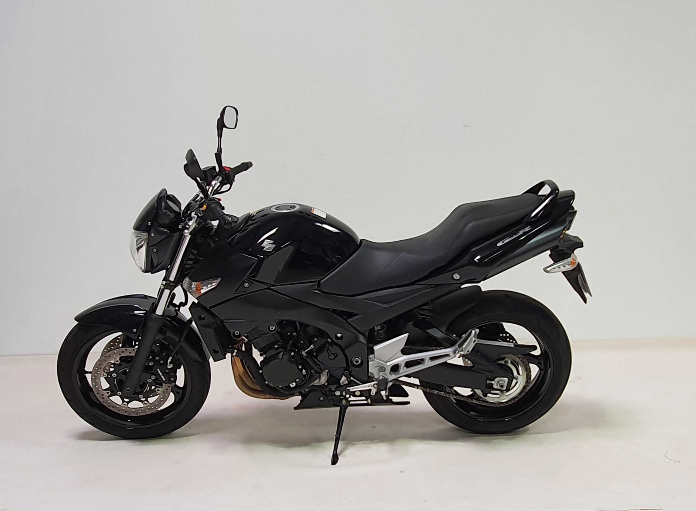 Suzuki GSR600 2011 HD vue gauche