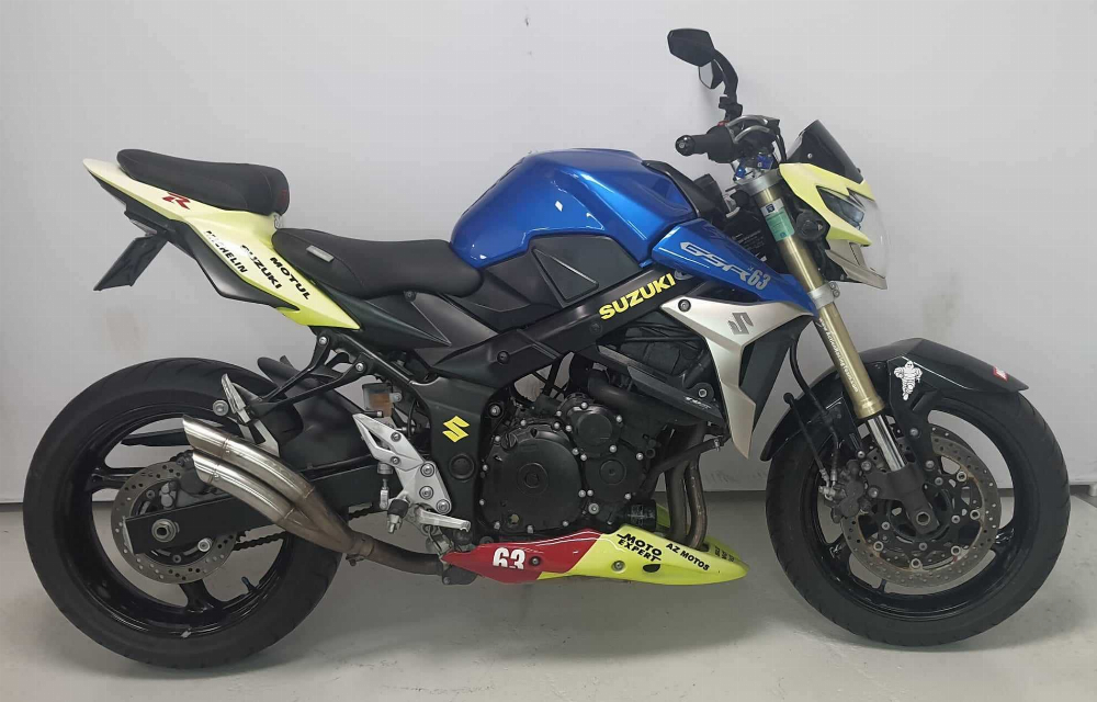 Suzuki GSR 750 2012 vue gauche