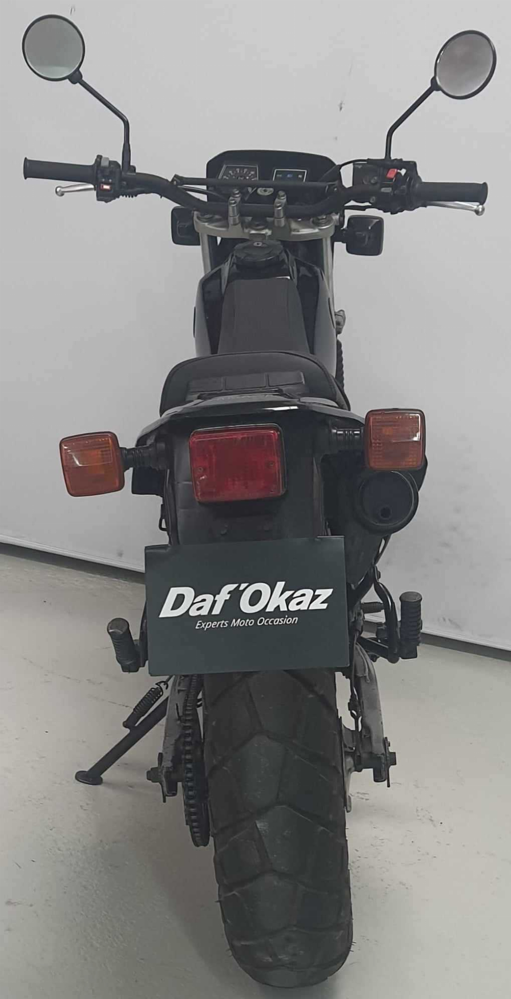 Yamaha TW 125 2000 vue arrière