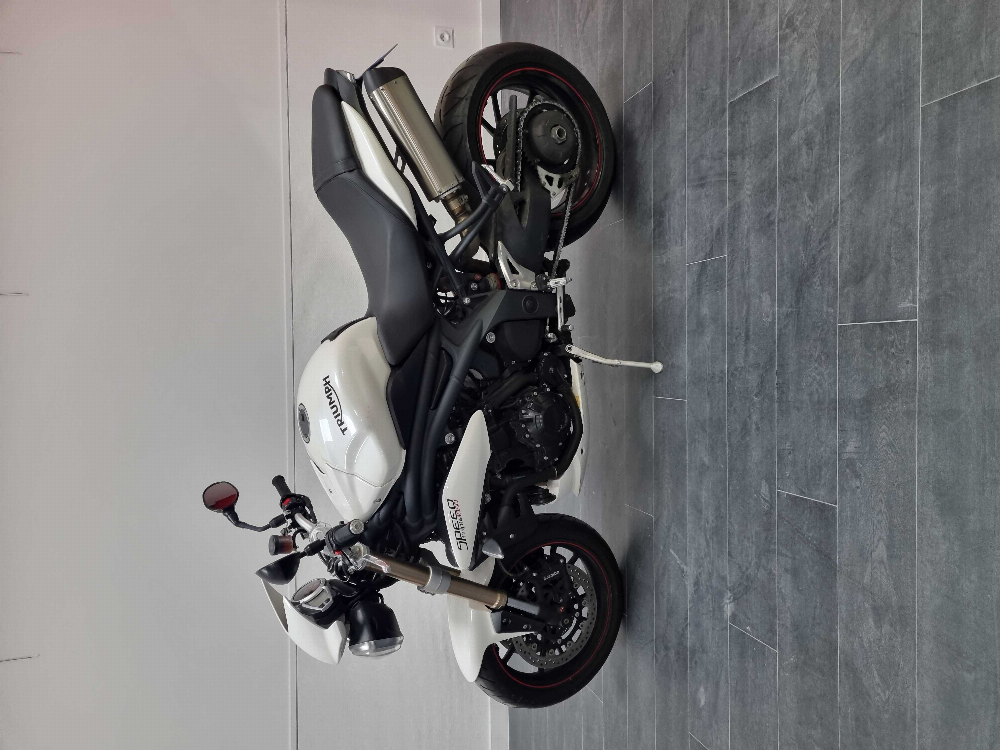 Triumph 1050 Speed Triple ABS 2014 vue gauche